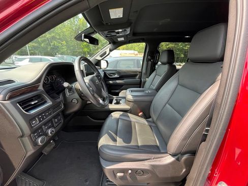 Used 2021 Chevrolet Tahoe Z71 w/ Luxury Package AWD/4WD image 9