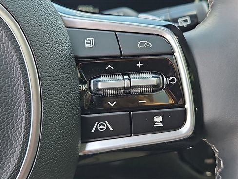 Used 2024 Kia Sorento SX Prestige image 23