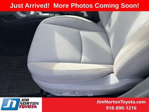 Used 2016 Subaru Forester 2.5i Premium w/ All-Weather Package image 9