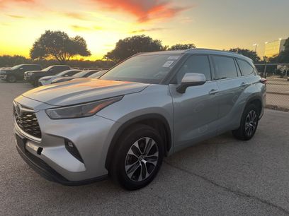 Used 2022 Toyota Highlander XLE