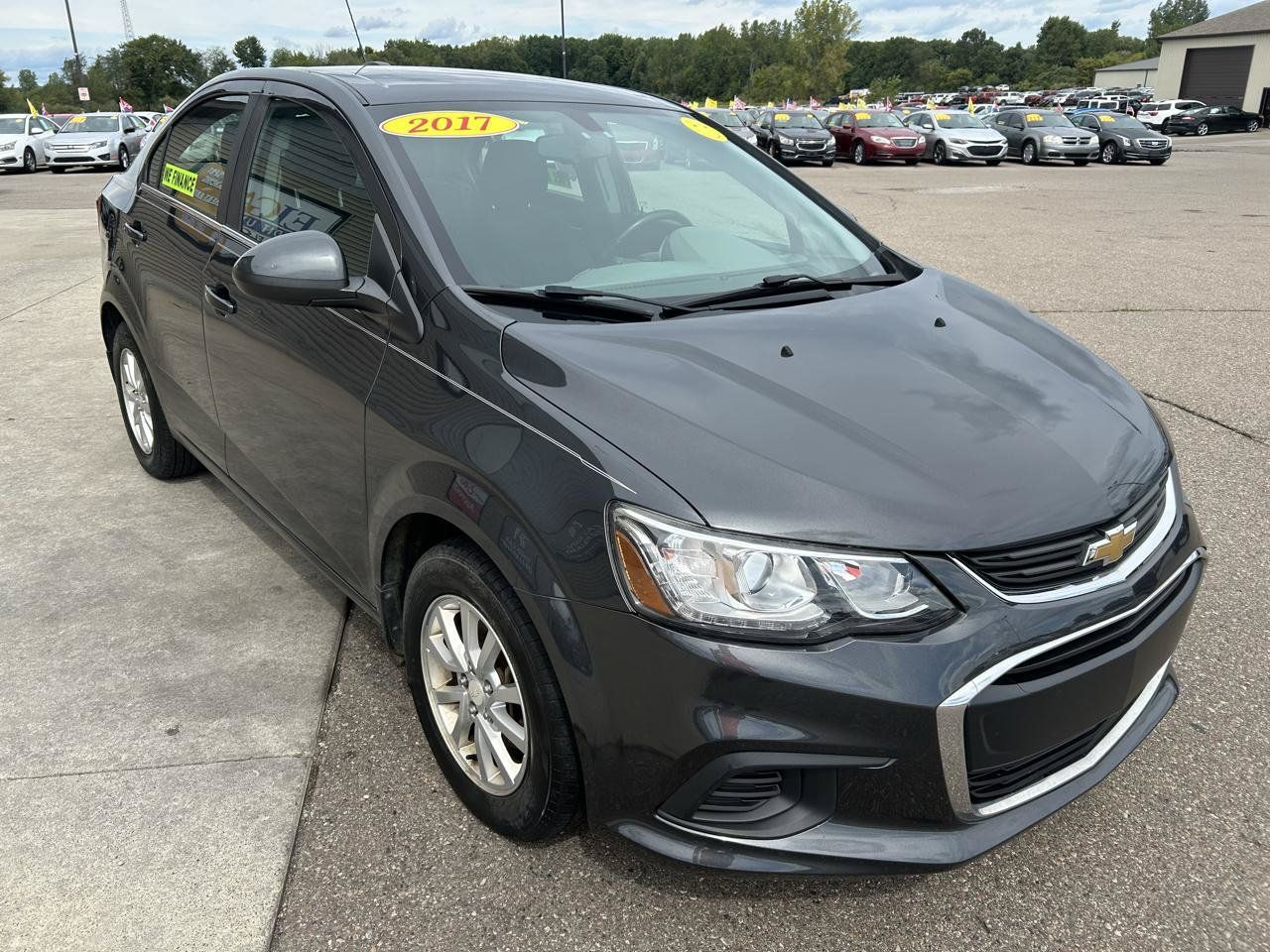 Used 2017 Chevrolet Sonic LT w/ Convenience Package FWD image 3