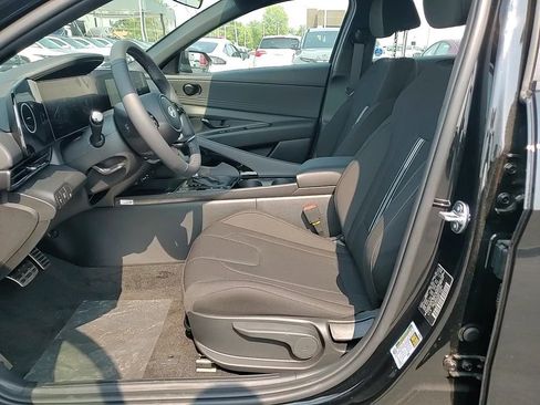 New 2025 Hyundai Elantra SEL image 14