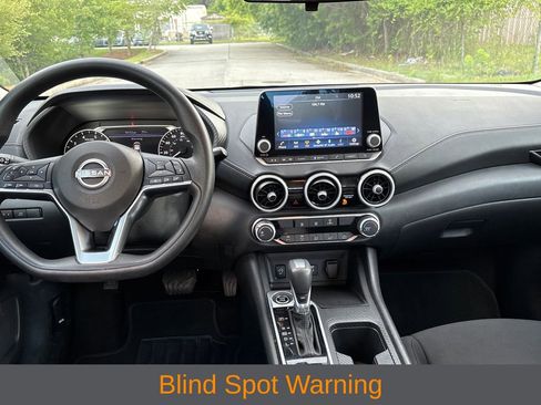 Used 2024 Nissan Sentra SV FWD image 4