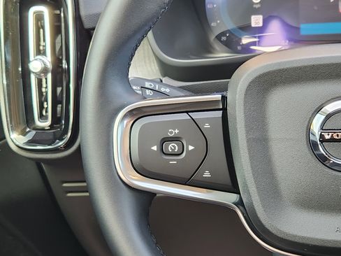 Used 2025 Volvo XC40 B5 Core w/ Protection Package Premier image 35