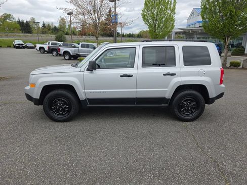 Used 2012 Jeep Patriot Sport AWD/4WD image 3