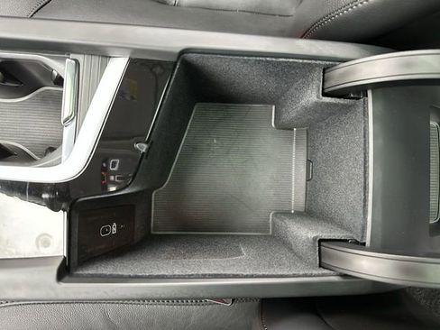Used 2025 Volvo XC60 B5 Core image 20