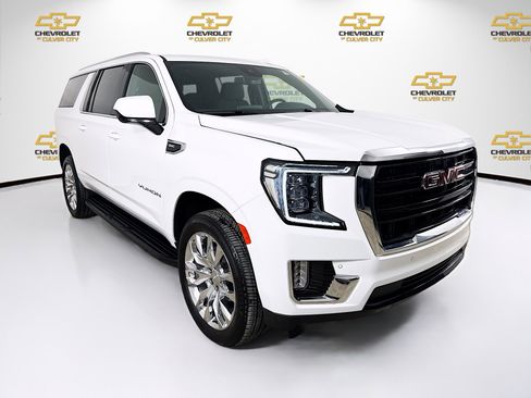 Used 2024 GMC Yukon XL SLE image 1