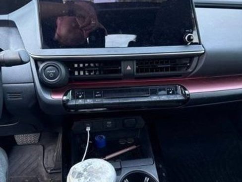 Used 2024 Toyota Prius Prime FWD image 8