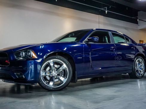Used 2014 Dodge Charger R/T RWD image 1