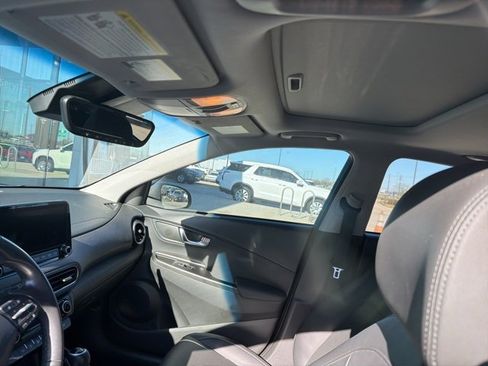 Used 2022 Hyundai Kona Limited image 6