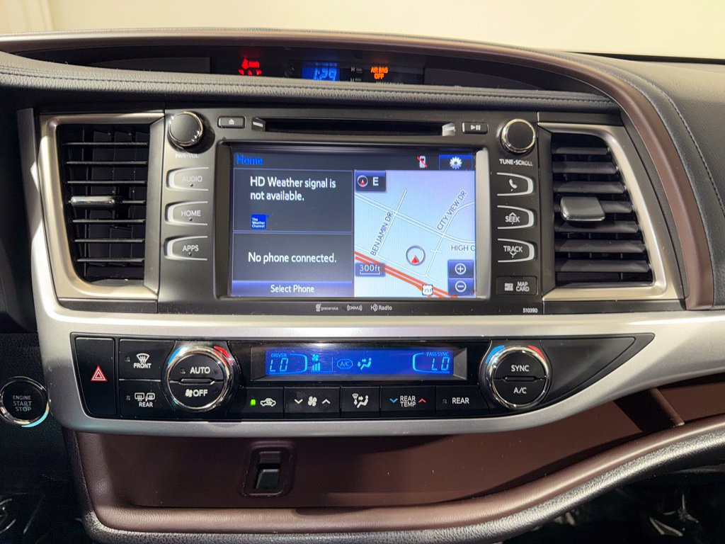 Used 2019 Toyota Highlander XLE AWD/4WD image 29