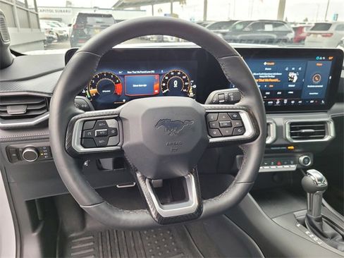 Used 2025 Ford Mustang Premium image 7