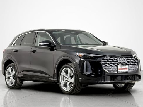 Used 2025 Audi Q5 Premium Plus w/ Premium Plus AWD/4WD image 7