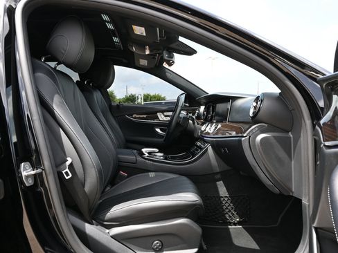 Used 2017 Mercedes-Benz E 300 image 27