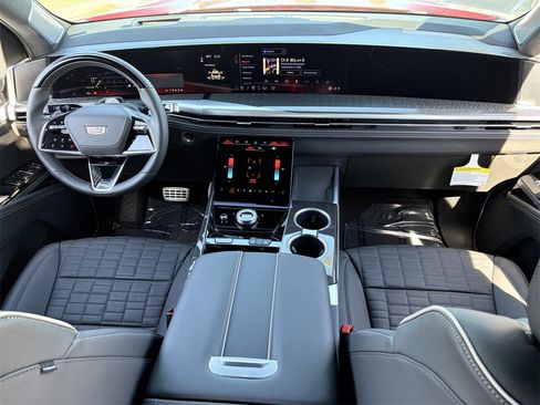 Certified 2025 Cadillac Escalade ESV V image 16