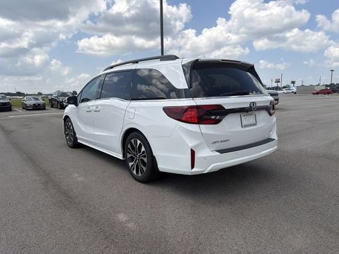 Used 2026 Honda Odyssey Elite image 3