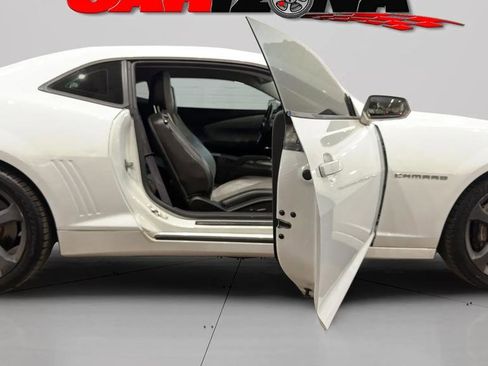 Used 2015 Chevrolet Camaro SS image 17