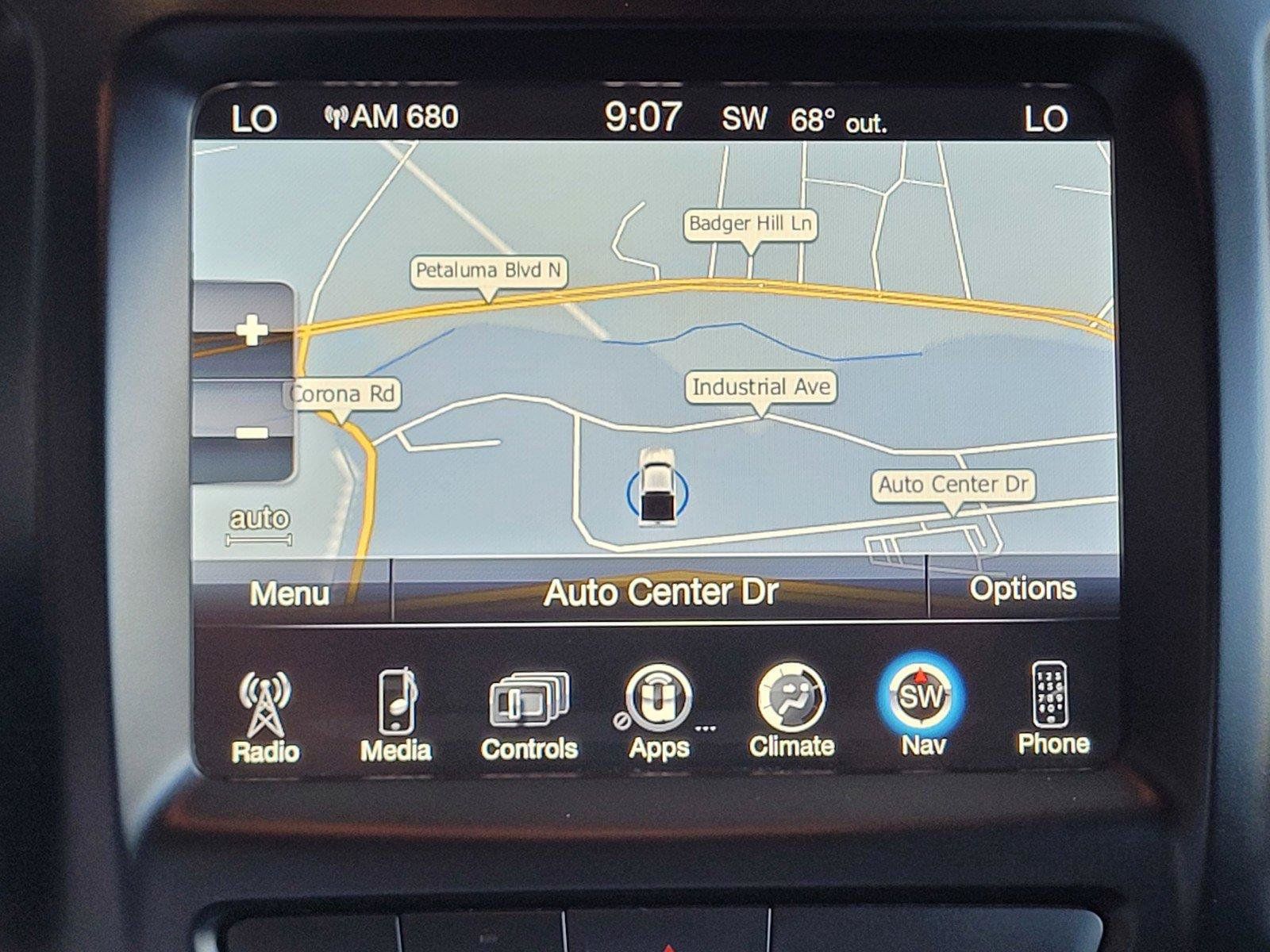 Used 2018 Jeep Cherokee Trailhawk w/ Comfort/Convenience Group AWD/4WD image 14