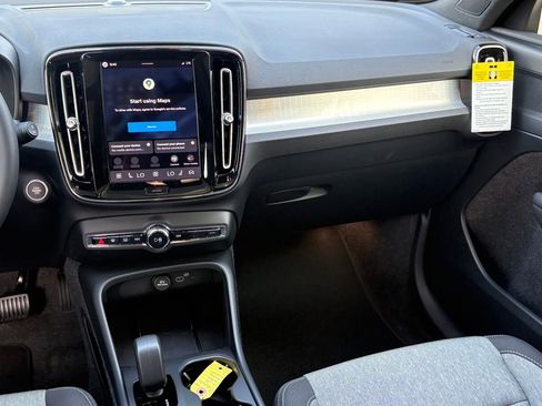 New 2026 Volvo XC40 B5 Core AWD/4WD image 11