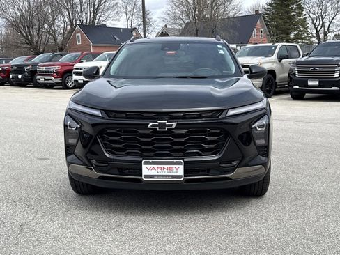 Used 2024 Chevrolet Trax ACTIV w/ Sunroof Package FWD image 2