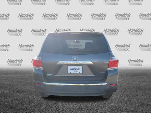 Used 2013 Toyota Highlander 4WD w/ Cold Weather Pkg image 6