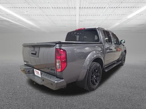 Used 2020 Nissan Frontier SV w/ Midnight Edition Floor Mats image 6