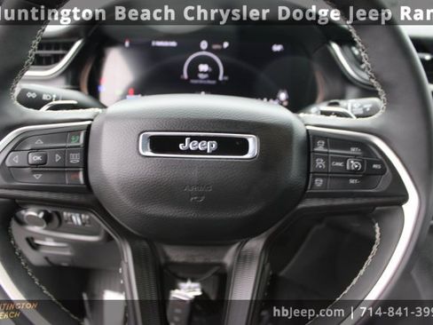 Used 2025 Jeep Grand Cherokee L Altitude image 18