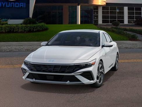 New 2025 Hyundai Elantra SEL FWD image 6