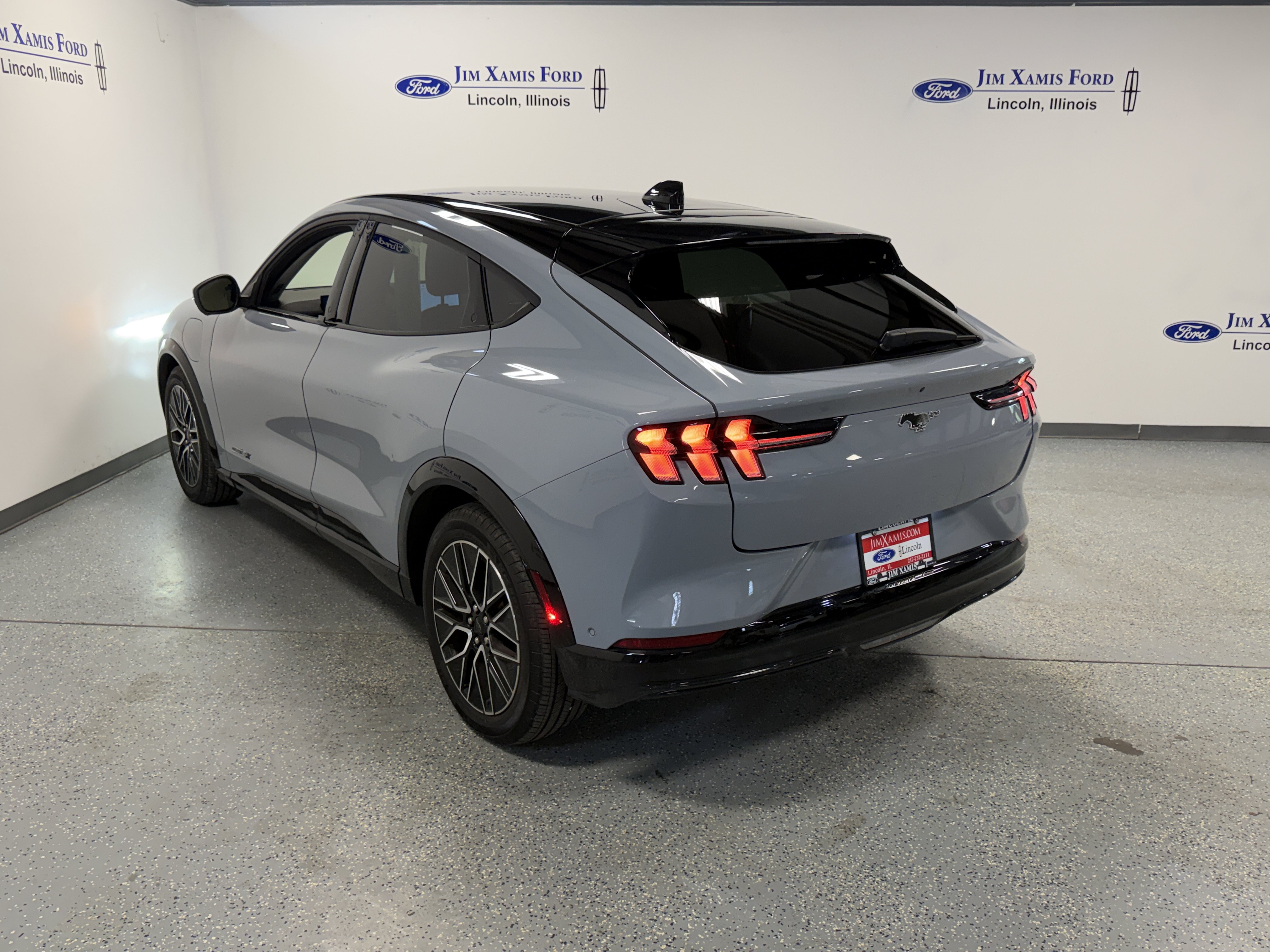 Used 2024 Ford Mustang Mach-E Premium AWD/4WD image 32