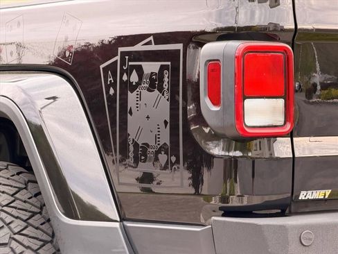 Used 2021 Jeep Gladiator Overland w/ Popular Equipment Package AWD/4WD image 21