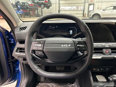New 2025 Kia K4 EX image 13