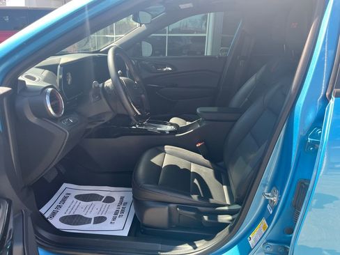 Used 2025 Chevrolet Trax RS w/ Driver Confidence Package image 11