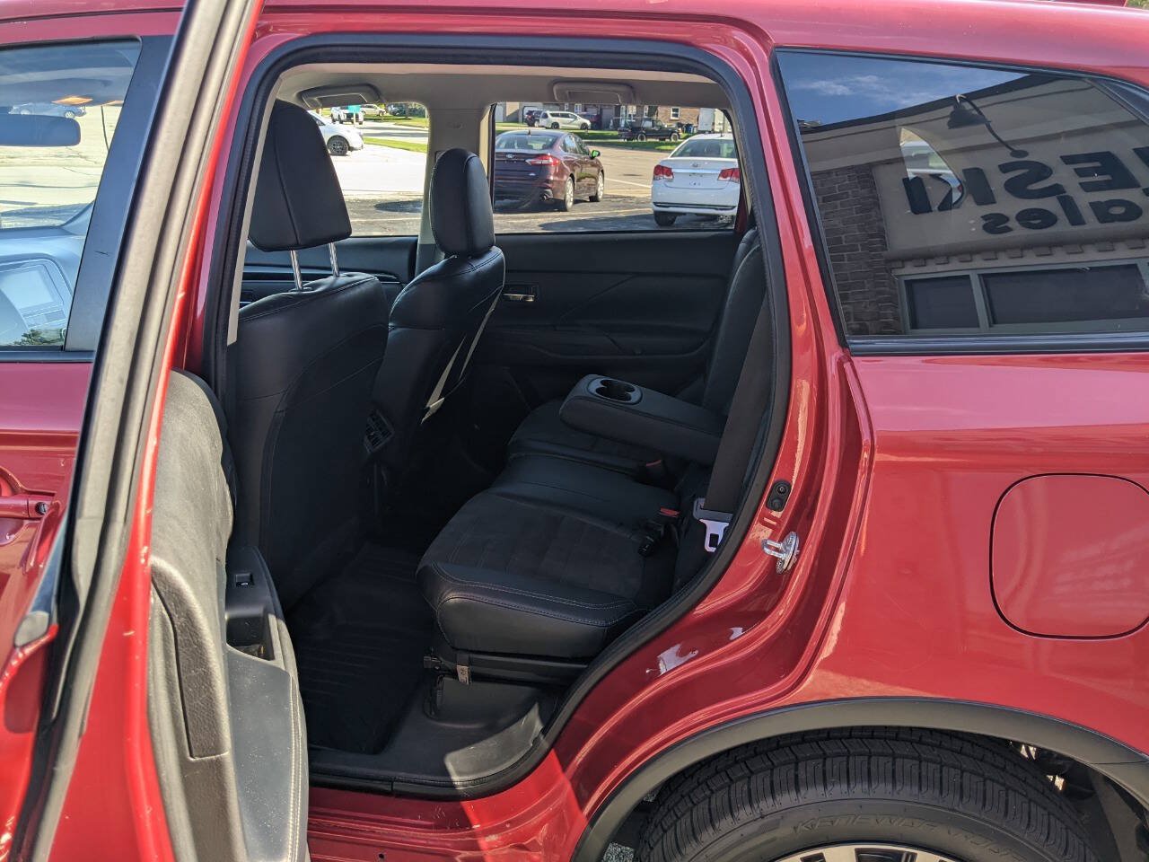 Used 2019 Mitsubishi Outlander SEL AWD/4WD image 12