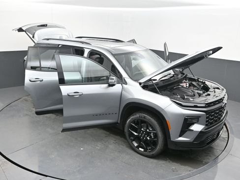 New 2026 Chevrolet Traverse RS w/ LPO, Floor Liner Package image 42