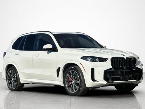 Used 2024 BMW X5 xDrive50e w/ M Sport Package AWD/4WD image 7