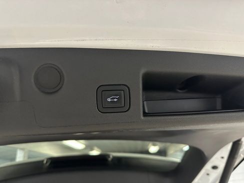 Certified 2022 Chevrolet Equinox RS w/ LPO, Floor Liner Package image 24