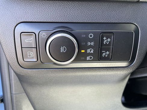 Used 2025 Ford Escape SE FWD image 12