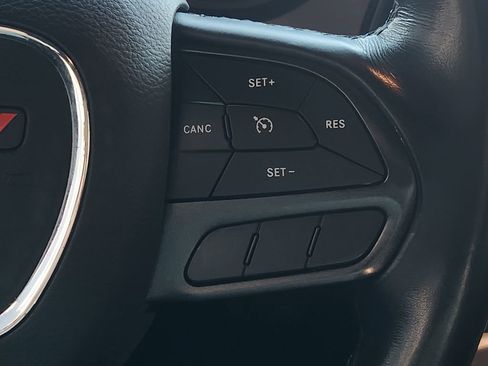 Used 2022 Dodge Challenger SXT image 28