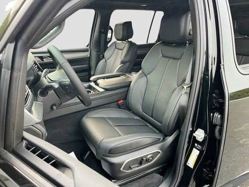 New 2026 Jeep Grand Wagoneer Limited w/ Premium Group II AWD/4WD image 22