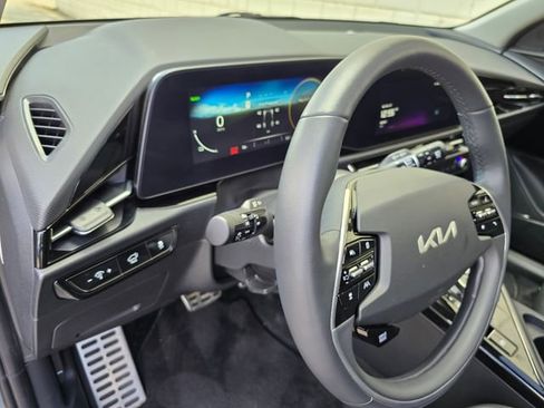 Used 2023 Kia Niro Wave w/ Wave Preserve Package FWD image 18