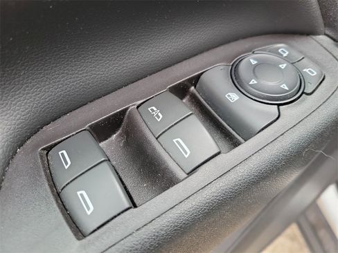 Used 2018 Chevrolet Equinox LT image 17