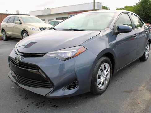 Used 2019 Toyota Corolla L FWD image 1