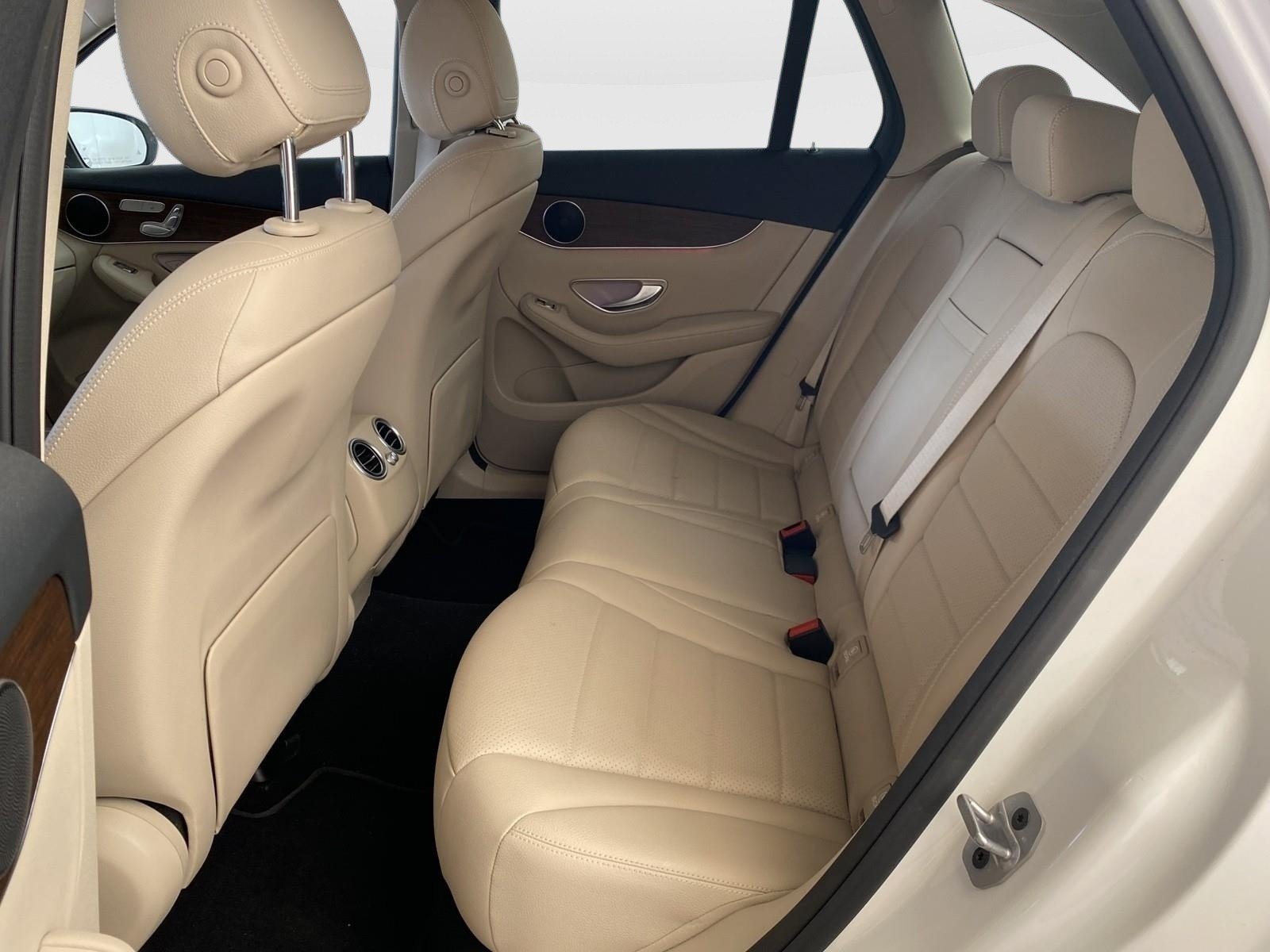 Used 2022 Mercedes-Benz GLC 300 4MATIC w/ Premium Package Lite image 17