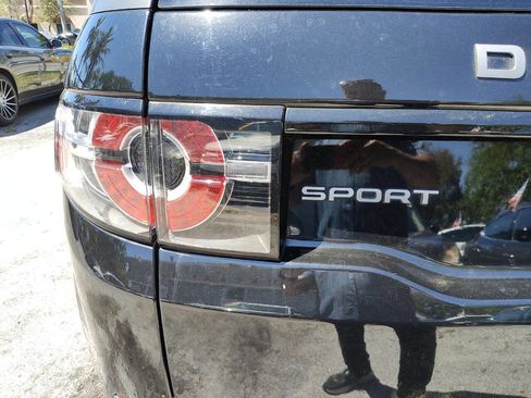 Used 2018 Land Rover Discovery Sport SE image 23