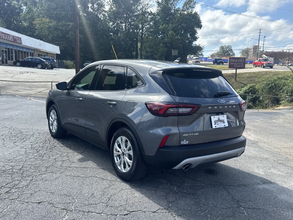 Used 2025 Ford Escape Active w/ Tech Pack #1 FWD image 5