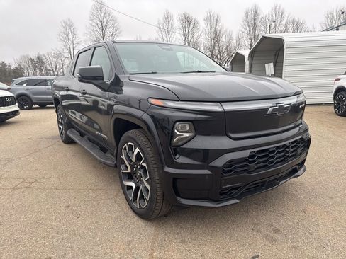Used 2024 Chevrolet Silverado EV RST image 4