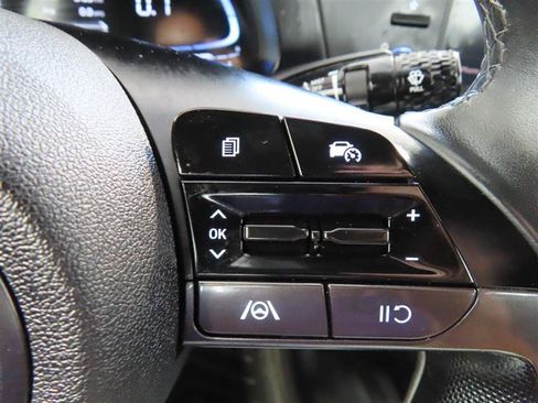 Used 2025 Hyundai Elantra Sport FWD image 20
