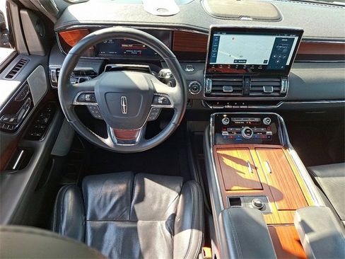 Certified 2023 Lincoln Navigator L Reserve image 11