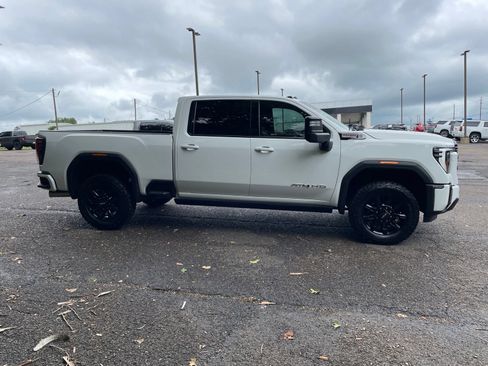 Used 2024 GMC Sierra 2500 AT4 w/ AT4 Premium Plus Package AWD/4WD image 7