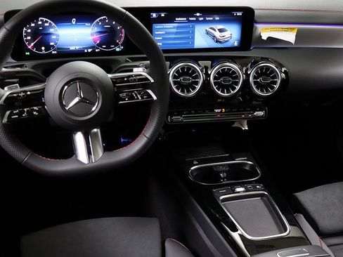 New 2025 Mercedes-Benz CLA 250 4MATIC image 16